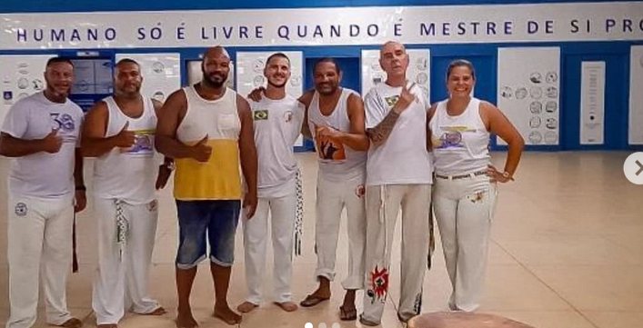 Equipe de mestres e professores da Capoeira Liberdade
